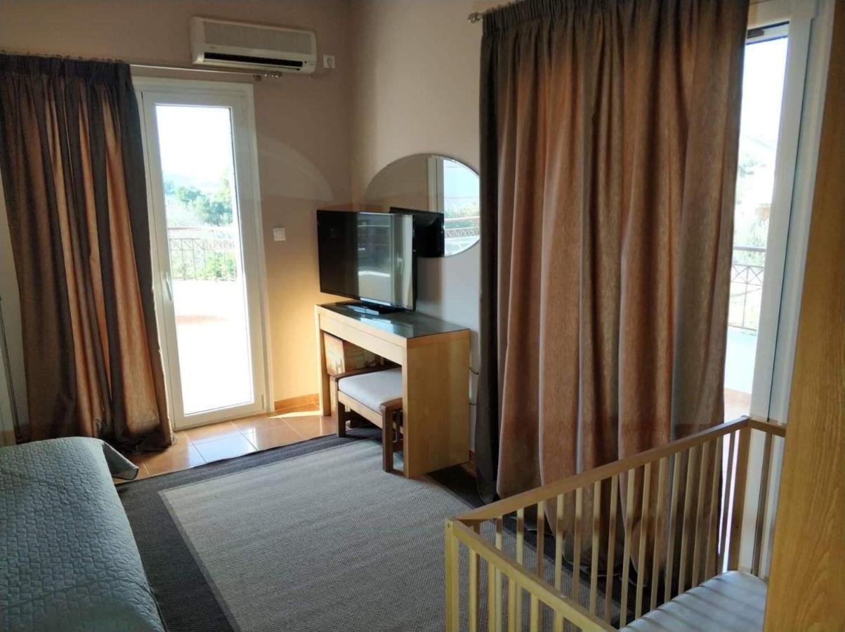 Relaxing Villa With Swimming Pool And Garden Agios Georgios  Luaran gambar