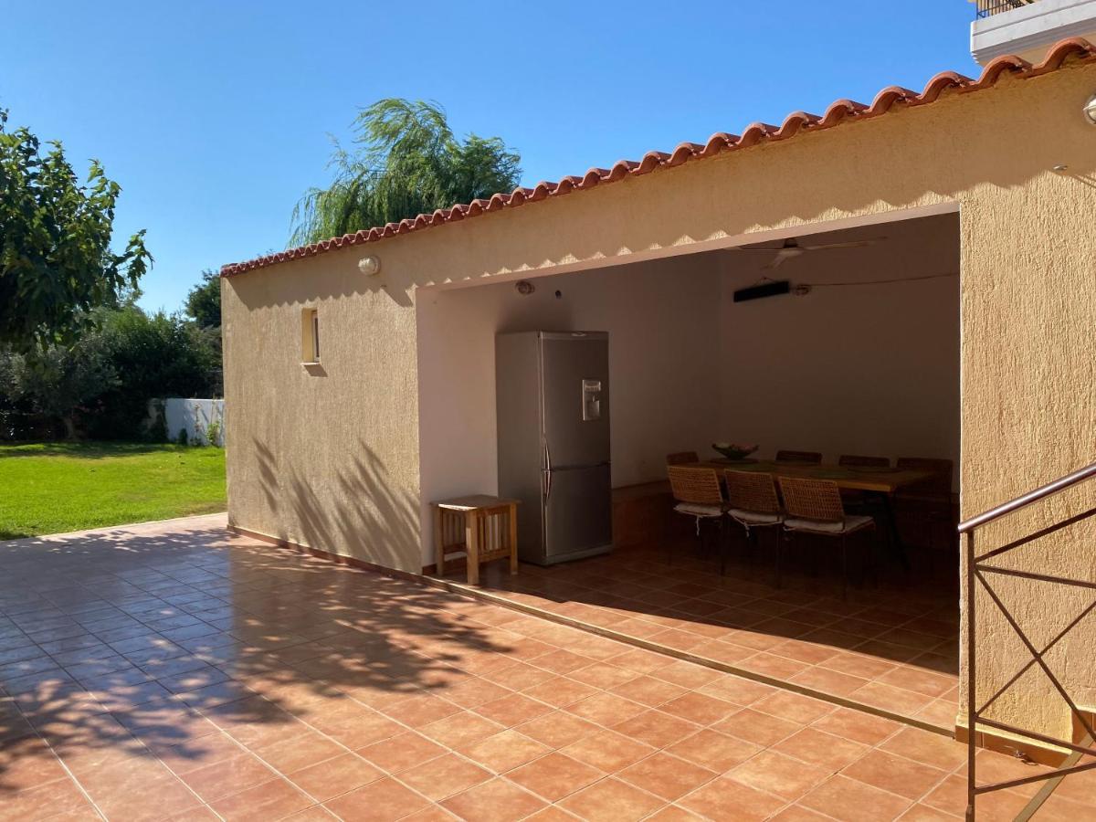 Relaxing Villa With Swimming Pool And Garden Agios Georgios  Luaran gambar