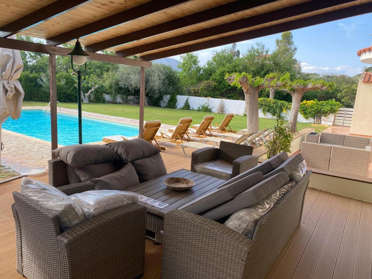 Relaxing Villa With Swimming Pool And Garden Agios Georgios  Luaran gambar