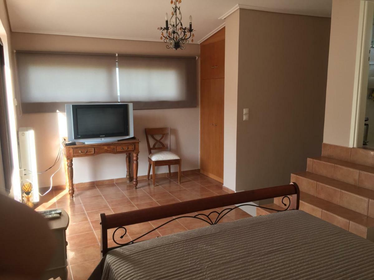 Relaxing Villa With Swimming Pool And Garden Agios Georgios  Luaran gambar