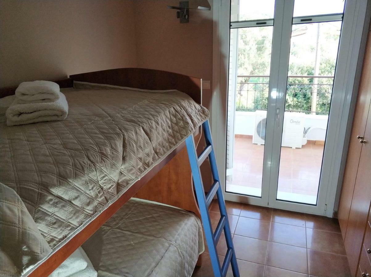 Relaxing Villa With Swimming Pool And Garden Agios Georgios  Luaran gambar